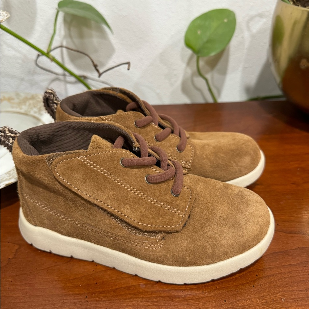 Ugg Canoe Chukka size 11